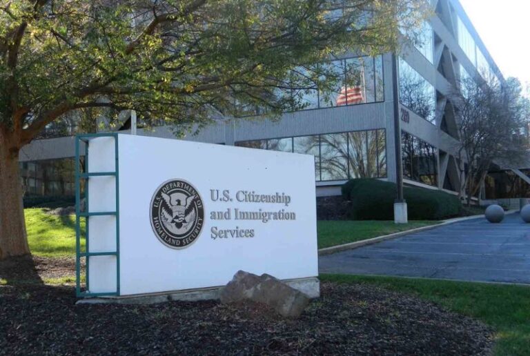 centro-nacional-de-beneficios-uscis