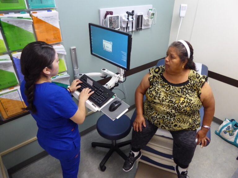 clinicas-gratuitas-para-indocumentados-cerca-de-houston-texas