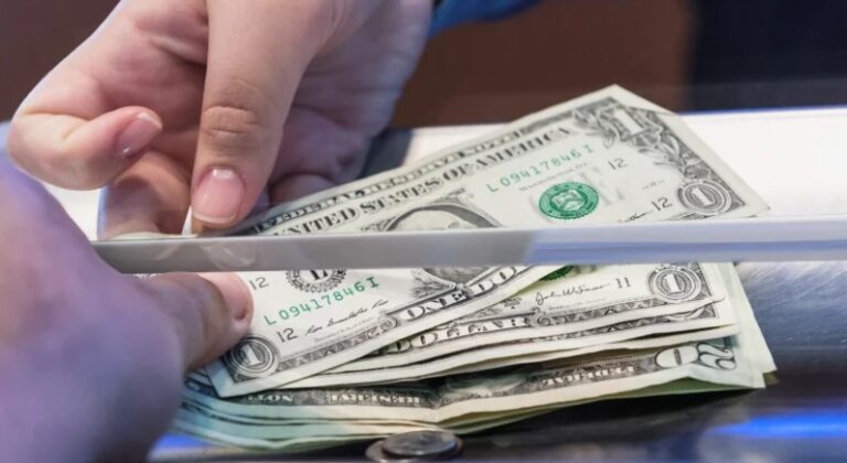 cuanto-cobran-por-mandar-dinero-de-mexico-a-estados-unidos