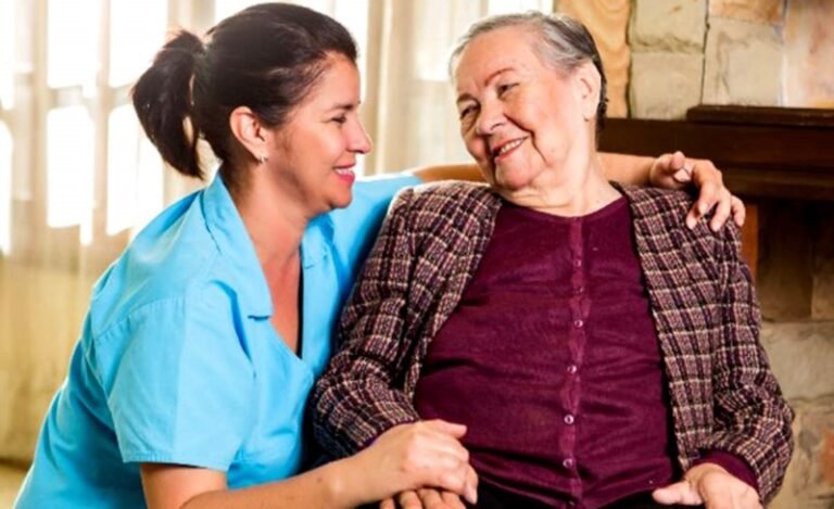 trabajos-de-cuidadora-de-adulto-mayor-en-casa-particular